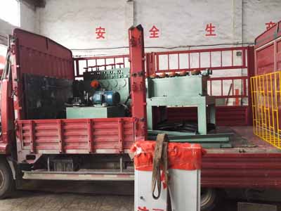 三級(jí)鋼調(diào)直切斷機(jī)發(fā)貨